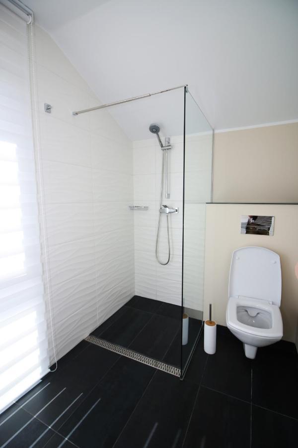 The Butterfly Hotel Sangeorgiu de Mures Bagian luar foto